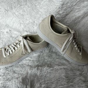 Women’s Crème Suede like Converse